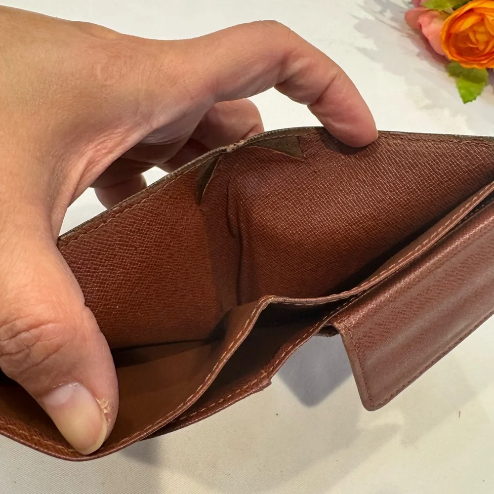 Authentic Louis Vuitton Monogram Men’s Wallet